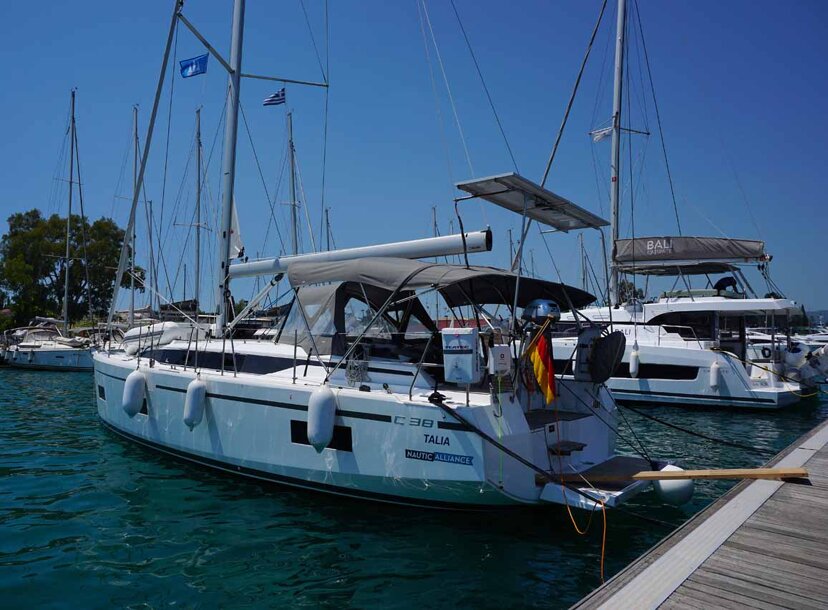 Bavaria C38 Talia